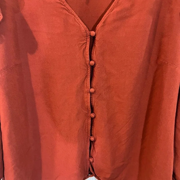 Universal Thread NWOT Burnt Orange Button Up Blouse Plus Size XXL Ruffle Sleeves - Picture 3 of 5